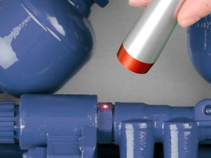 PaintChecker Mobile Pen measures coating thickness of a hydraulic part